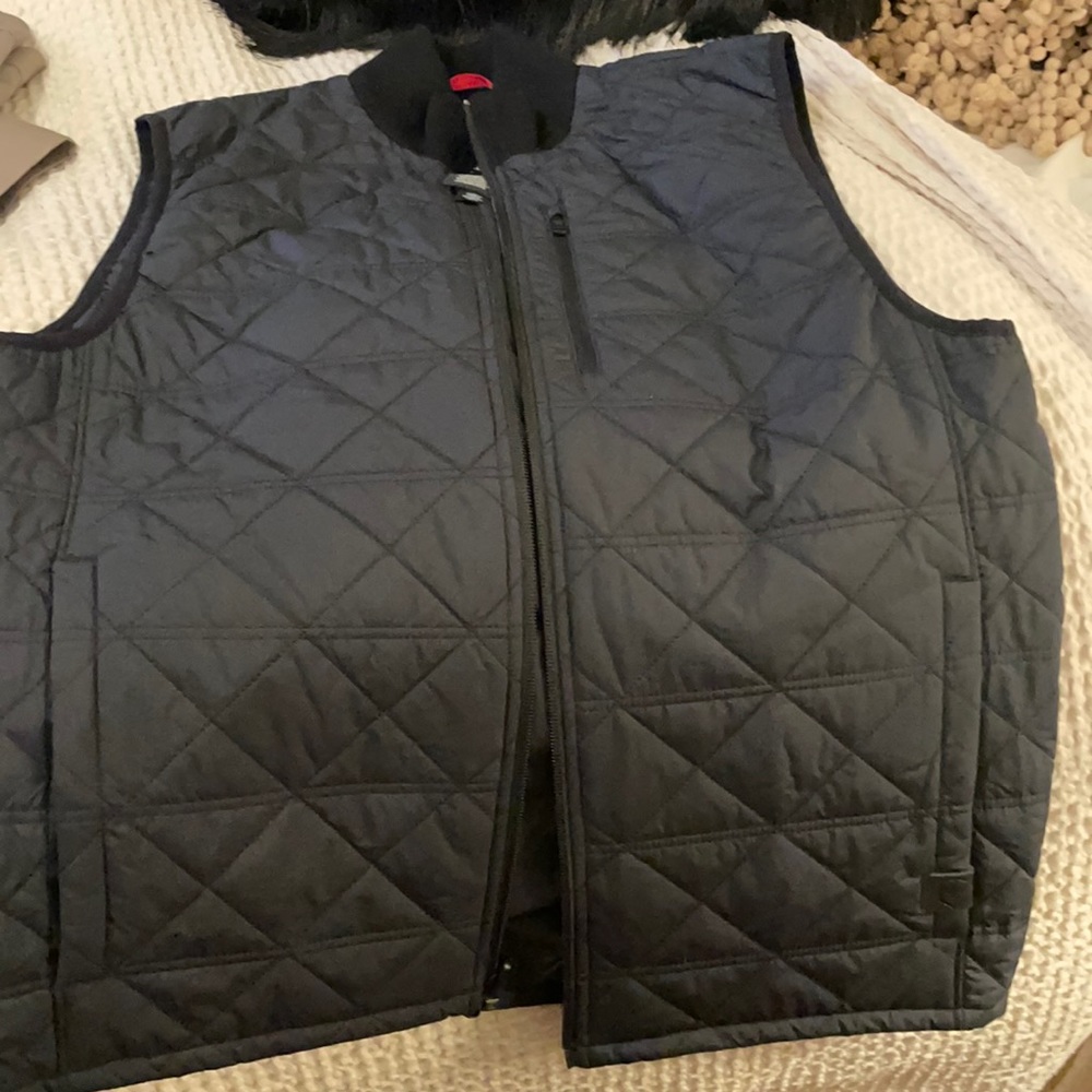 Victorinox black quilted vest size Med